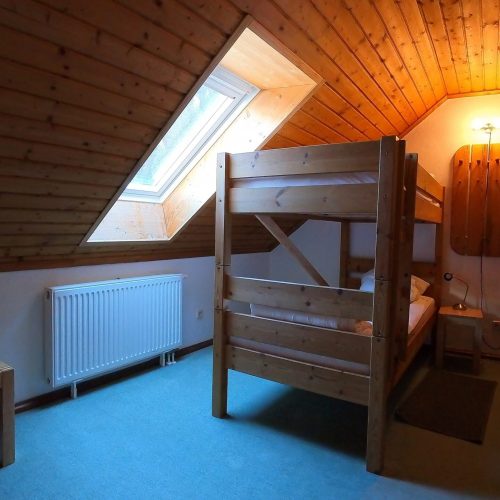 Schlafzimmer 1 mit 5 Betten