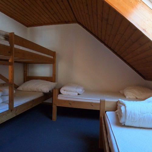 Schlafzimmer 1 mit 4 Betten